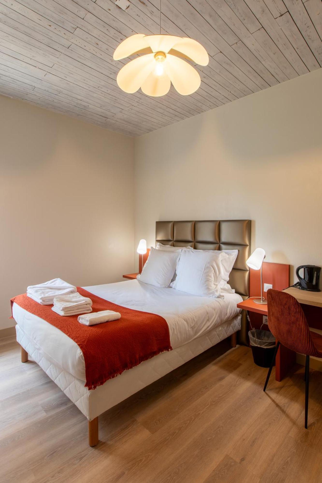 Domaine De La Courbe Hotel & Spa Le Lude Extérieur photo