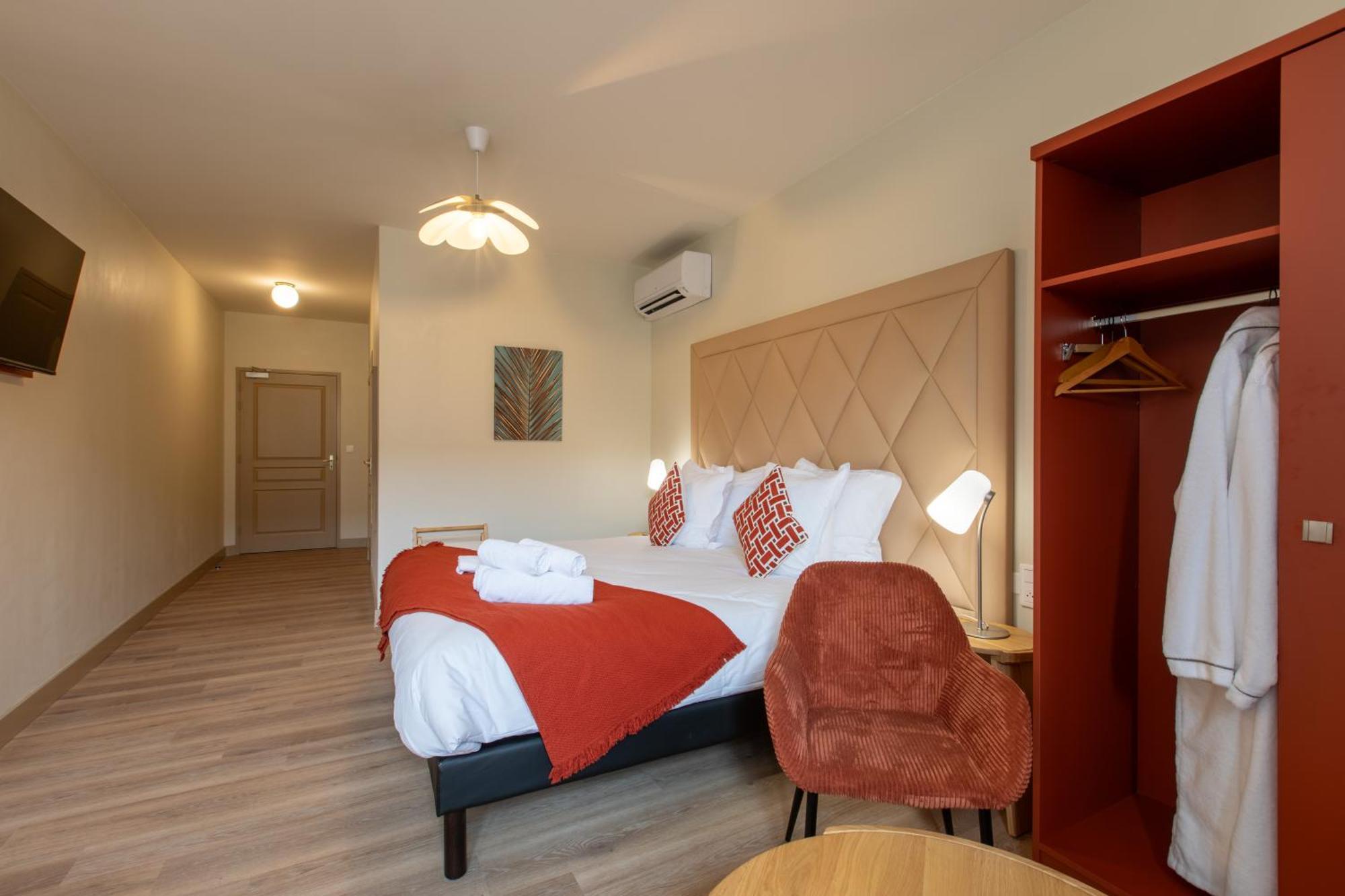 Domaine De La Courbe Hotel & Spa Le Lude Extérieur photo